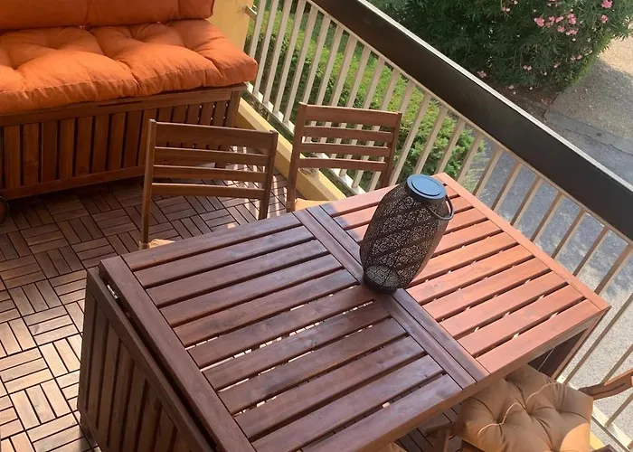 Bel Avec Terrasse Entre Et Port Apartmán