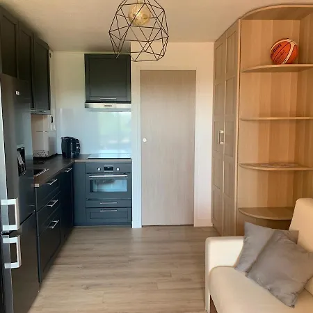 Bel Avec Terrasse Entre Et Port Apartment