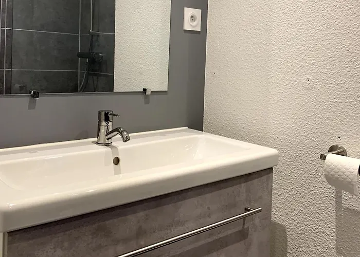 Bel Avec Terrasse Entre Et Port