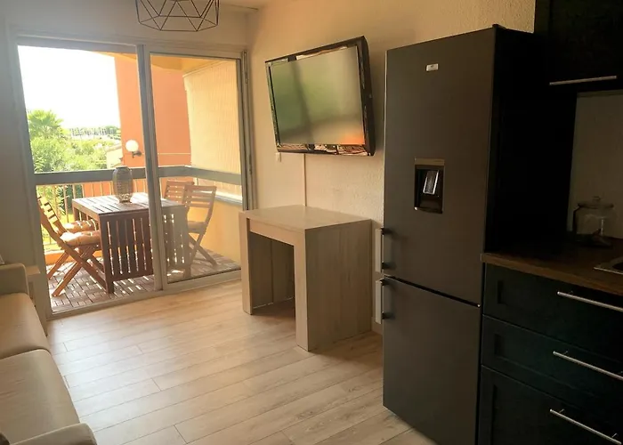 Bel Avec Terrasse Entre Et Port *